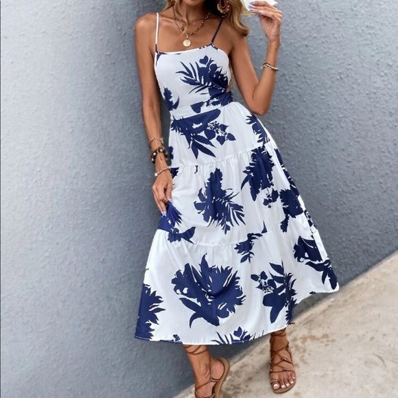 Boho blue white floral tropical print tie back maxi dress - Picture 4 of 14